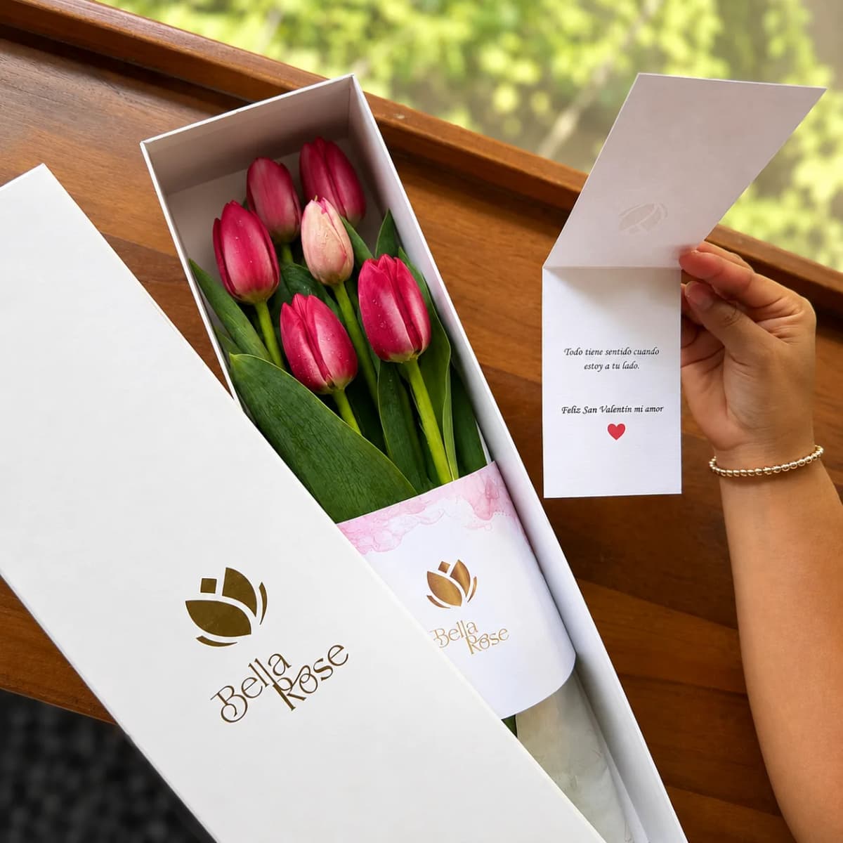 CAJA CON 6 TULIPANES